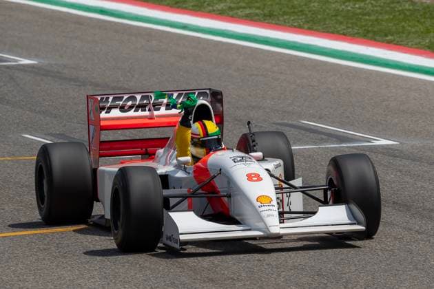 F1 GP Imola Italien Sonntag, 19.05.2024 Sebastian Vettel in Ayrton Senna s McLaren MP4 8 aus dem Jahr 1993; F1 GP Imola Italien Sonntag, 19.05.2024 Copyright: xBEAUTIFULxSPORTS Erlhofx