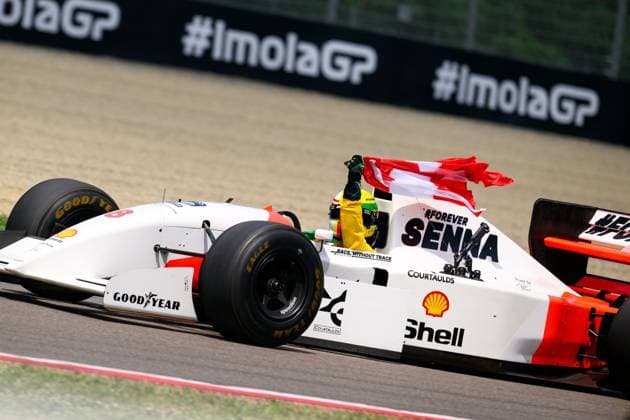 F1 GP Imola Italien Sonntag, 19.05.2024 Sebastian Vettel in Ayrton Sennas McLaren MP4 8 aus dem Jahr 1993; F1 GP Imola Italien Sonntag, 19.05.2024 Copyright: xBEAUTIFULxSPORTS Erlhofx