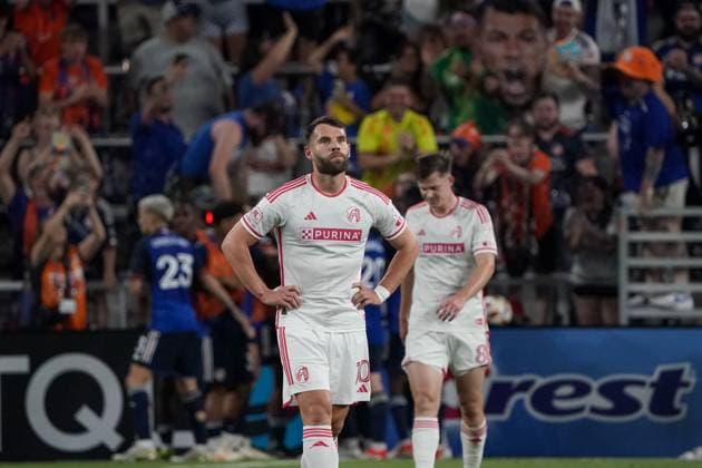 Major League Soccer: FC Cincinnati Vs. St. Louis CITY SC St. Louis midfielder, Eduard Loewen, is being seen during the Major League Soccer match between FC Cincinnati and St. Louis City SC at TQL Stadium in Cincinnati, Ohio, on May 18, 2024. Cincinnati is defeating St. Louis 3-1. Cincinnati, OH Ohio United States  Copyright: xJasonxWhitmanx originalFilename:whitman-majorlea240518_np9GQ.jpg
