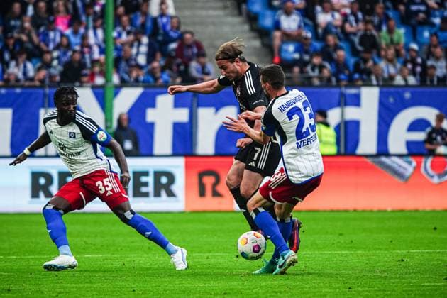 Stephan Ambrosius (Hamburger SV, 35), Felix Lohkemper (1. FC Nuernberg, 07), Jonas Meffert (Hamburger SV, 23) GER, Hamburger SV vs. 1. FC Nuernberg, Fussball, 2. Bundesliga, Spieltag 34, Saison 2023 2024, 19.05.2024 DFL REGULATIONS PROHIBIT ANY USE OF PHOTOGRAPHS AS IMAGE SEQUENCES AND OR QUASI-VIDEO GER, Hamburger SV vs. 1. FC Nuernberg, Fussball, 2. Bundesliga, Spieltag 34, Saison 2023 2024, 19.05.2024 Hamburg