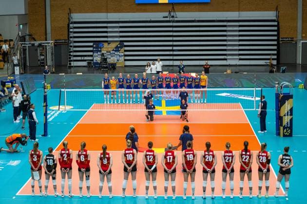 240519 Players of Sweden and of Belgium during the national anthem prior to the European Golden League between Sweden and Belgium on May 19, 2024 in Lund. Photo: Avdo Bilkanovic BILDBYRAN COP 115 AB0272 volleyboll volleyball european golden league sverige belgium sweden dam bbeng Copyright: AVDOxBILKANOVIC BB240519AB081