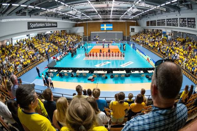 240519 Players of Sweden and of Belgium during the national anthem prior to the European Golden League between Sweden and Belgium on May 19, 2024 in Lund. Photo: Avdo Bilkanovic BILDBYRAN COP 115 AB0272 volleyboll volleyball european golden league sverige belgium sweden dam bbeng Copyright: AVDOxBILKANOVIC BB240519AB085