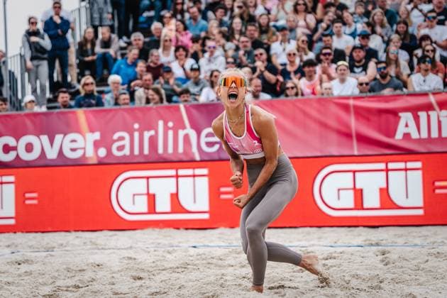 Beachvolleyball Frauen German Beach Tour 2024 Tourstop Düsseldorf 19.05.2024 Paula Schürholz jubelt Düsseldorf Robert-Lehr-Ufer Nordrhein-Westfalen Deutschland