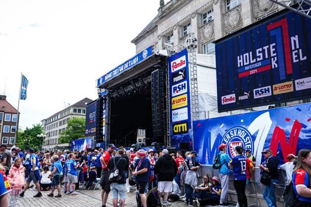 Buehne auf dem Rathausmarkt GER, Aufstiegsfeier Holstein Kiel, 20.05.2024 GER, Aufstiegsfeier Holstein Kiel, 20.05.2024 Kiel