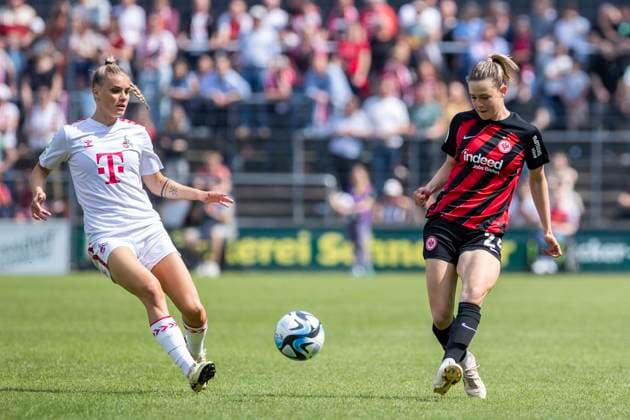 GOOGLE PIXEL Frauen-Bundesliga: 1. FC Köln - Eintracht Frankfurt, 20.05.2024 Selina Cerci (1. FC Köln, 29), Anna Aehling (Eintracht Frankfurt, 24). GOOGLE PIXEL Frauen-Bundesliga, 1. FC Köln - Eintracht Frankfurt, 22. Spieltag, am 20.05.2024, Franz-Kremer-Stadion, Köln DFL regulations prohibit any use of photographs as image sequences and or quasi-video Copyright: xBEAUTIFULxSPORTS Meuselx