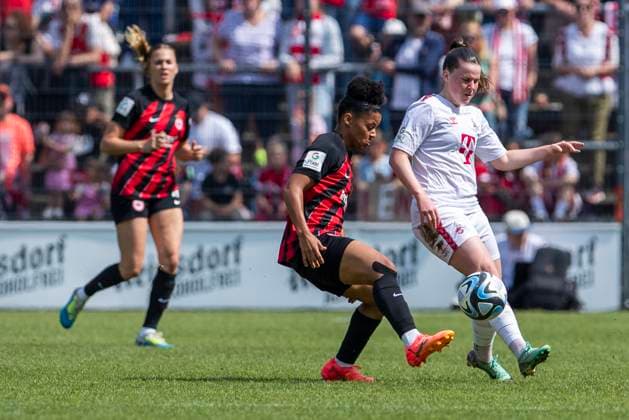GOOGLE PIXEL Frauen-Bundesliga: 1. FC Köln - Eintracht Frankfurt, 20.05.2024 Adriana Achcinska (1. FC Köln, 9), Shekiera Martinez (Eintracht Frankfurt, 9). GOOGLE PIXEL Frauen-Bundesliga, 1. FC Köln - Eintracht Frankfurt, 22. Spieltag, am 20.05.2024, Franz-Kremer-Stadion, Köln DFL regulations prohibit any use of photographs as image sequences and or quasi-video Copyright: xBEAUTIFULxSPORTS Meuselx