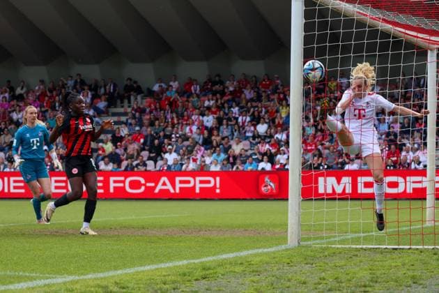 Sport Bilder des Tages Köln, Deutschland 20. Mai 2024: 1. BL - Frauen - 2023 2024 - 1. FC Köln vs. Eintracht Frankfurt Im Bild: rechts, Sofie Vendelbo (1.FC Koeln) verhindert das 0:2 für Eintracht Frankfurt auf der Linie. DFB regulations prohibit any use of photographs as image sequences and or quasi-video Franz-Kremer-Stadion Nordrhein Westfalen Copyright: xFotostandx xFantinix