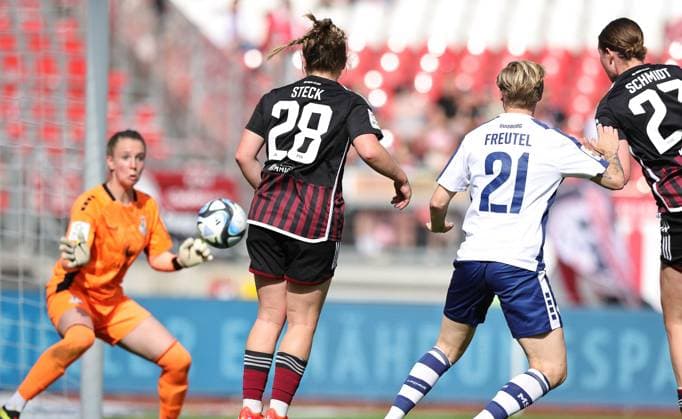 20.05.2024 - Fussball - Saison 2023 2024 - 1. Frauen - Fussball - Bundesliga - 22. Spieltag: 1. FC Nürnberg FCN ( Club ) - MSV Duisburg ( Zebras ) - Sportfoto Zink DaMa - xdaxmax - Tor Treffer Torschuß zum 2:0 - Torschütze per Kopfball Lara Schmidt (27, 1. FC Nürnberg FCN ) gegen Ena Mahmutovic (1, MSV Duisburg )