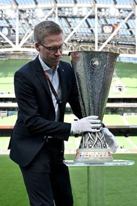 21.05.2024, xjrdrx, Fussball UEFA Europa League Finale 2024, Bayer 04 Leverkusen - Pressekonferenz Training emspor, v.l. Der Pokal Europapokal Euro League Symbolbild (DFL DFB REGULATIONS PROHIBIT ANY USE OF PHOTOGRAPHS as IMAGE SEQUENCES and or QUASI-VIDEO) Dublin
