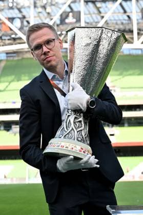 Sport Bilder des Tages 21.05.2024, xjrdrx, Fussball UEFA Europa League Finale 2024, Bayer 04 Leverkusen - Pressekonferenz Training emspor, v.l. Der Pokal Europapokal Euro League Symbolbild (DFL DFB REGULATIONS PROHIBIT ANY USE OF PHOTOGRAPHS as IMAGE SEQUENCES and or QUASI-VIDEO) Dublin