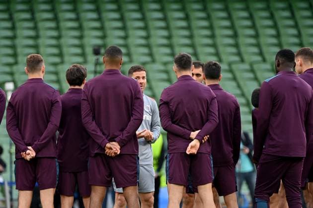 21.05.2024, xjrdrx, Fussball UEFA Europa League Finale 2024, Bayer 04 Leverkusen - Pressekonferenz Training emspor, v.l. Trainer Xabi Alonso (Bayer Leverkusen) spricht zur Mannschaft (DFL DFB REGULATIONS PROHIBIT ANY USE OF PHOTOGRAPHS as IMAGE SEQUENCES and or QUASI-VIDEO) Dublin