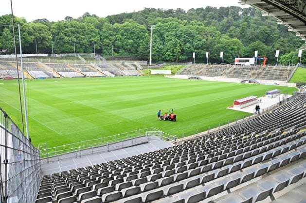 EURO 2024, Mannschaftsquartier Slowenien in Wuppertal GER, UEFA Europameisterschaft 2024, Slowenisches Base Camp Wuppertal 20.04.2023,Wuppertal ,Stadion am Zoo, GER, UEFA Europameisterschaft 2024, Slowenisches Base Camp Wuppertal im Bild kann man sehen, das trotz Unwetter der Rasen top in Ordnung ist.