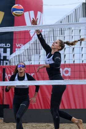 Beach Pro Tour - Elite 16 Espinho, Portugal, 22.05.2024 Esmee Boebner (SUI), Zoe Verge-Depre (SUI); Beach Pro Tour - Elite 16 Espinho, Espinho am 22.05.2024 Copyright: xBEAUTIFULxSPORTS PeterxWeberx