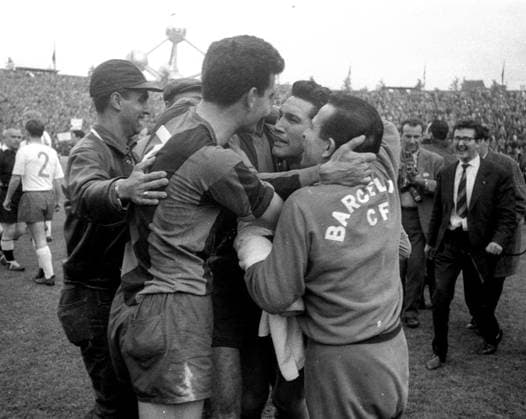 Europapokal der Landesmeister, 1960 1961, Halbfinale, FC Barcelona, Barca - Hamburger SV 1:0 in Brüssel 03.05.1961 Schlußjubel FC Barcelona Â *** European Champion Clubs Cup, 1960 1961, semi-final, FC Barcelona Hamburger SV 1 0 in Brussels 03 05 1961 Final celebration FC Barcelona Â HM