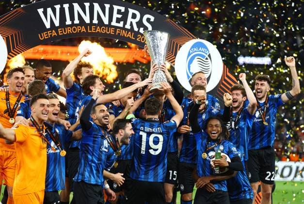 Atalanta lift the Europa League trophy at full time Atalanta v Bayer 04 Leverkusen, UEFA Europa League, Final, Football, Aviva Stadium, Dublin, Ireland - 22 May 2024 EDITORIAL USE ONLY No use with unauthorised audio, video, data, fixture lists, club league logos or live services. Online in-match use limited to 120 images, no video emulation. No use in betting, games or single club league player publications. Copyright: xKieranxMcManus Shutterstockx 14495147cn