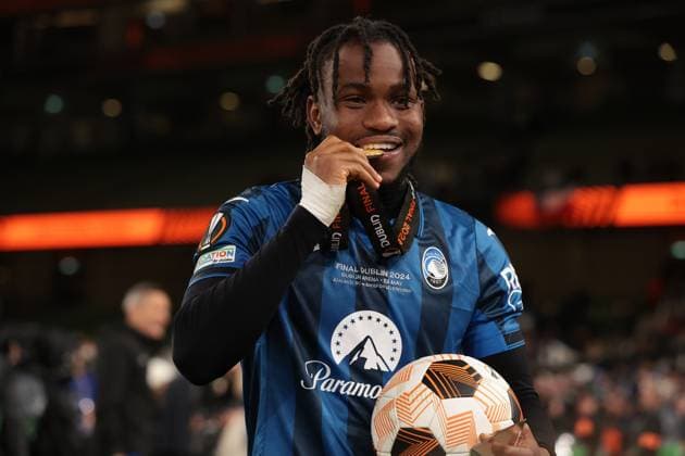 Dublin, Ireland, 22nd May 2024. Ademola Lookman of Atalanta celebrates his hat-trick with the matchball and his Winners™ medal following the 3-0 victory in the UEFA Europa League match at the Aviva Stadium, Dublin. Picture credit should read: Jonathan Moscrop Sportimage EDITORIAL USE ONLY. No use with unauthorised audio, video, data, fixture lists, club league logos or live services. Online in-match use limited to 120 images, no video emulation. No use in betting, games or single club league player publications. SPI-3164-0035
