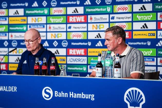 Dr. Michael Papenfuss (Hamburger SV, Aufsichtsratvorsitzender) und Stefan Kuntz (Hamburger SV, Sportvorstand) GER, Pressekonferenz mit Dr. Michael Papenfuss und Stefan Kuntz, 23.05.2024 GER, Pressekonferenz mit Dr. Michael Papenfuss und Stefan Kuntz, 23.05.2024 Hamburg