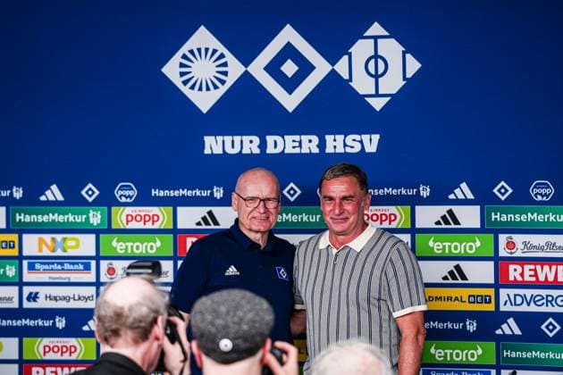 Dr. Michael Papenfuss (Hamburger SV, Aufsichtsratvorsitzender) und Stefan Kuntz (Hamburger SV, Sportvorstand) GER, Pressekonferenz mit Dr. Michael Papenfuss und Stefan Kuntz, 23.05.2024 GER, Pressekonferenz mit Dr. Michael Papenfuss und Stefan Kuntz, 23.05.2024 Hamburg