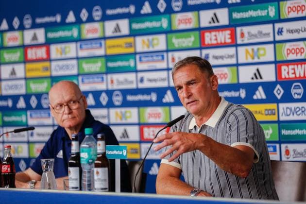 Aufsichtsratsvorsitzender der HSV Fußball AG Michael Papenfuß Vorstand Stefan Kuntz ( HSV ) Deutschland , Hamburg , Volksparkstadion , Fussball , Bundesliga , 2. Fussball Bundesliga , Hamburger SV , Vorstellung von Stefan Kuntz Vorstand Sport
