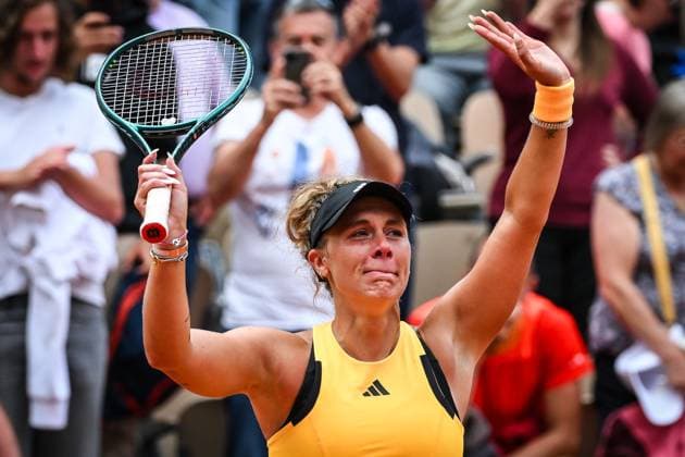 May 23, 2024, Paris, France, France: Leolia JEANJEAN of France celebrates his victory during fourth qualifying day of Roland-Garros 2024, French Open 2024, Grand Slam tennis tournament at Roland-Garros Stadium on May 23, 2024 in Paris, France. Paris France - ZUMAm308 20240523_zsp_m308_022 Copyright: xMatthieuxMirvillex