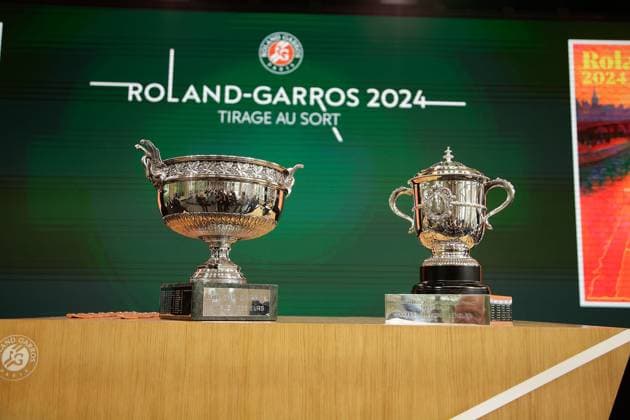 20.05.2024, Tennis, Auslosung der French Open 2024 Roland-Garros, FRA, Paris, Roland Garros, Bild: v. li., die Trophäen Copyright: HMBxMedia AntonioxBorga