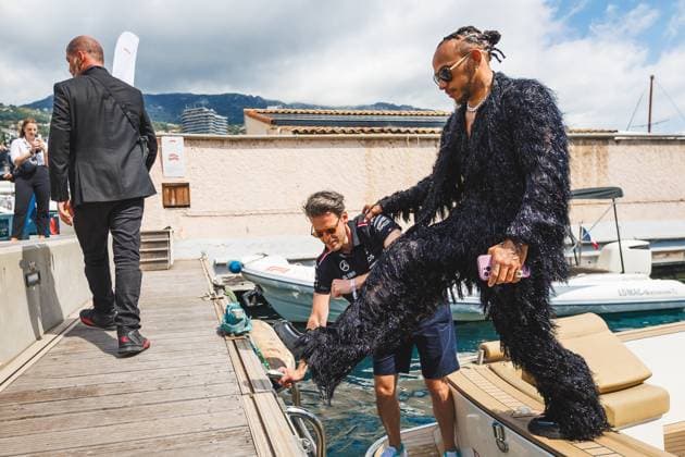 Lewis Hamilton (Mercedes AMG Petronas Formula One Team, 44) kommt mit dem Boot ins Fahrerlager, Grosser Preis von Monaco, Motorsport, Formel 1, Saison 2023, 24.05.2024 Grosser Preis von Monaco, Motorsport, Formel 1, Saison 2023, 24.05.2024 Monte Carlo Copyright: xEibner-Pressefoto AlexanderxNeisx EP_ANS
