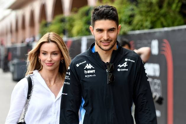 24.05.2024, xrarjax, Motorsport FIA Formel 1, Großer Preis von Monaco 2024 emspor, v.l. Esteban Ocon (BWT Alpine F1 Team) Startnummer 31mit seiner Freundin, Model Flavy Barla Monte Carlo