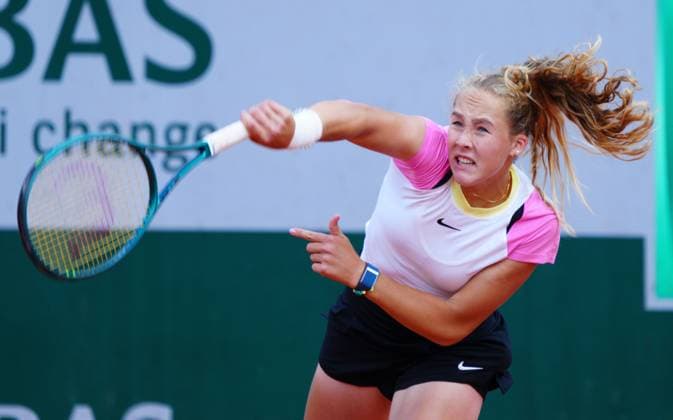 Mirra Andreeva practices French Open Tennis, Friday Practice and Qualifying, Tennis, Roland Garros, Paris, France - 24 May 2024  Copyright: xJavierxGarcia Shutterstockx 14496645ad