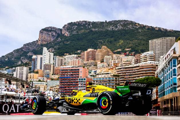 Lando Norris of Great Britain and McLaren in Aktion, Practice, F1 Grand Prix of Monaco, Monaco am 24. May 2024 in Monte Carlo, Monaco. (Foto von Diogo Cardoso DeFodi Images) Lando Norris of Great Britain and McLaren in action, Practice, F1 Grand Prix of Monaco, Monaco on May 24, 2024 in Monte Carlo, Monaco. (Photo by Diogo Cardoso DeFodi Images) Defodi-645_f1mon20240524_0035