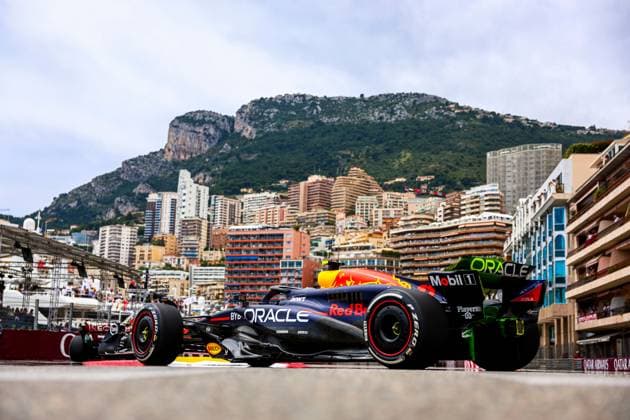 Sergio Perez of Mexico and Oracle Red Bull Racing in Aktion, Practice, F1 Grand Prix of Monaco, Monaco am 24. May 2024 in Monte Carlo, Monaco. (Foto von Diogo Cardoso DeFodi Images) Sergio Perez of Mexico and Oracle Red Bull Racing in action, Practice, F1 Grand Prix of Monaco, Monaco on May 24, 2024 in Monte Carlo, Monaco. (Photo by Diogo Cardoso DeFodi Images) Defodi-645_f1mon20240524_0037