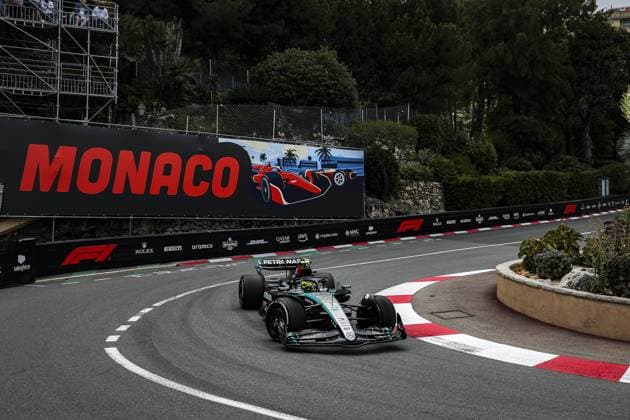 44 HAMILTON Lewis (gbr), Mercedes AMG F1 Team W15, action during the Formula 1 Grand Prix de Monaco 2024, 8th round of the 2024 Formula One World Championship, WM, Weltmeisterschaft from May 23 to 26, 2024 on the Circuit de Monaco, in Monaco - F1 - MONACO GRAND PRIX 2024 DPPI Panoramic  240524_R08_MONACO_DP_240524_R08_MONACO_DP_FGOO1272
