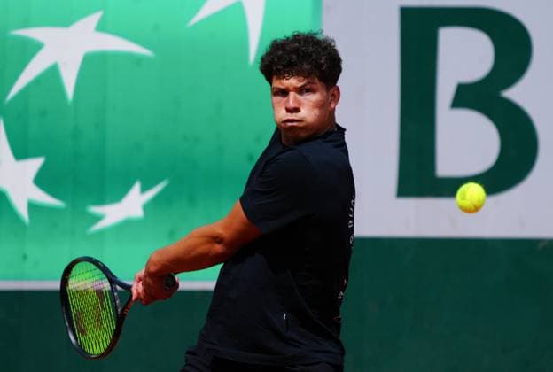 Ben Shelton practices French Open Tennis, Friday Practice and Qualifying, Tennis, Roland Garros, Paris, France - 24 May 2024  Copyright: xJavierxGarcia Shutterstockx 14496645cq