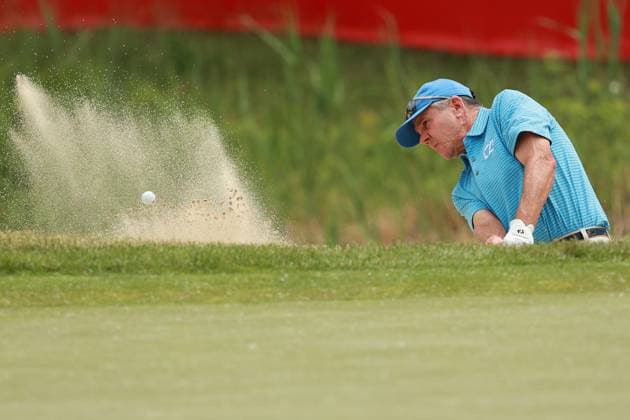 KitchenAid Senior PGA, Golf Herren Championship Scott Dunlap blasts out of the san trap toward the 17th green during the second round of the KitchenAid Senior PGA Championship at Harbor Shores Resort in Benton Harbor, Michigan, USA, on Friday, May 24,2024. Benton Harbor Michigan United States  Copyright: xJorgexLemusx originalFilename:lemus-kitchena240524_np4sg.jpg