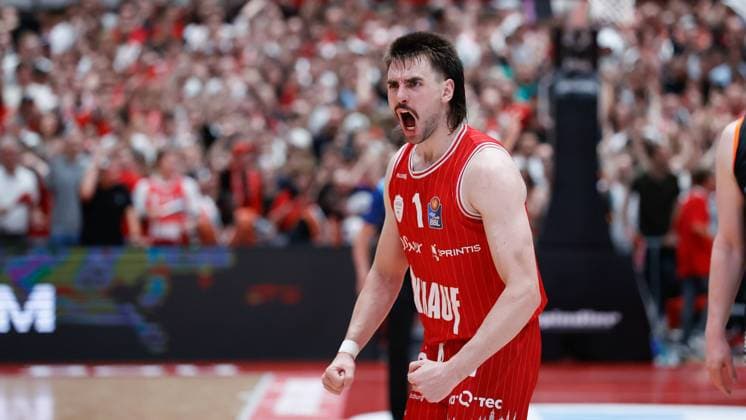 Sport Themen der Woche KW21 Sport Bilder des Tages Im Bild: Zachary Seljaas (Wuerzburg Baskets, 1), Jubel, Crunchtime 24.05.2024, Wuerzburg Baskets vs. ratiopharm Ulm, easyCredit BBL, Playoffs - Spiel 4, Deutschland, Wuerzburg, tectake Arena, *** In the picture Zachary Seljaas Wuerzburg Baskets, 1 , cheering, crunchtime 24 05 2024, Wuerzburg Baskets vs ratiopharm Ulm, easyCredit BBL, playoffs game 4, Germany, Wuerzburg, tectake Arena, Copyright: HMBxMedia xJulienxBecker
