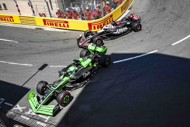 77 BOTTAS Valtteri (fin), Stake F1 Team Kick Sauber C44,, crash, accident and 20 MAGNUSSEN Kevin (den), Haas F1 Team VF-24 Ferrari, action during the Formula 1 Grand Prix de Monaco 2024, 8th round of the 2024 Formula One World Championship, WM, Weltmeisterschaft from May 23 to 26, 2024 on the Circuit de Monaco, in Monaco - F1 - MONACO GRAND PRIX 2024 DPPI Panoramic  240525_R08_MONACO_DP_DSC08010
