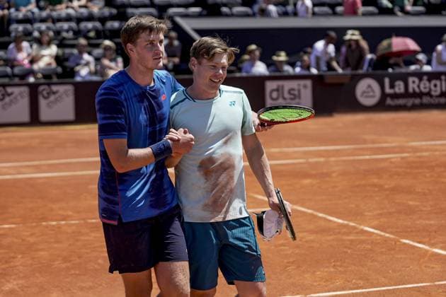 Harri HELIOVAARA (FIN) et Henry PATTEN (GBR) remportent la finale du double lors du tournoi de l Open Parc Auvergne RhÃ ne-Alpes Ã Lyon le 25 05 2024. TENNIS : Open Parc - Lyon - 25 05 2024 SandrineThesillat Panoramic 