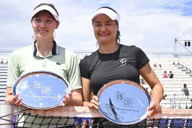 Tennis - Internationaux de Strasbourg Finale double Dames -Asia Muhammd Usa Aldida Sutjiadi India vianqueur Cristina Bucsa Espagne Monica Niculescu Roumanie TENNIS - Internationaux de Strasbourg - 25 05 2024 ChrysleneCaillaud Panoramic 