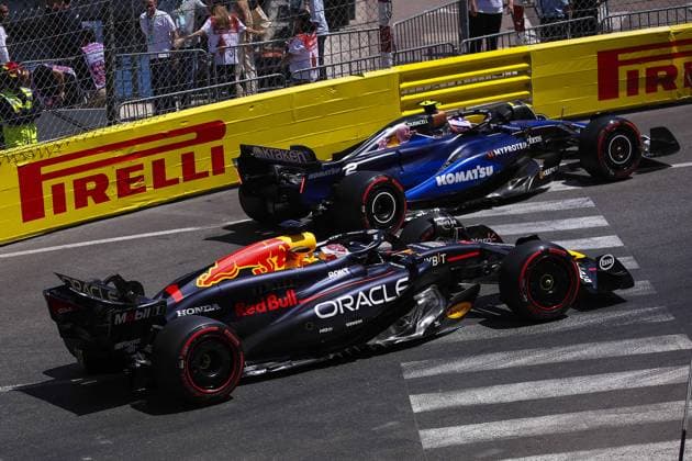 01 VERSTAPPEN Max (nld), Red Bull Racing RB20 and 02 SARGEANT Logan (usa), Williams Racing FW46, action during the Formula 1 Grand Prix de Monaco 2024, 8th round of the 2024 Formula One World Championship, WM, Weltmeisterschaft from May 23 to 26, 2024 on the Circuit de Monaco, in Monaco - F1 - MONACO GRAND PRIX 2024 DPPI Panoramic  240525_R08_MONACO_DP_EA022930