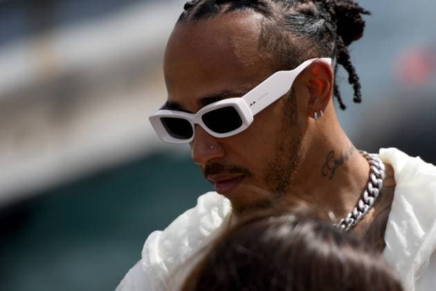 25.05.2024, xrarjax, Motorsport FIA Formel 1, Großer Preis von Monaco 2024 emspor, v.l. Ankunft Lewis Hamilton (Mercedes AMG Petronas) Startnummer 44 mit Gucci Sonnenbrille Boot Wasser Hafen Monte Carlo