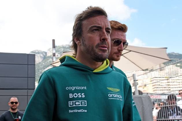 25.05.2024, xrarjax, Motorsport FIA Formel 1, Großer Preis von Monaco 2024 emspor, v.l. FIA Fernando Alonso (Aston Martin) Startnummer 14 Monte Carlo