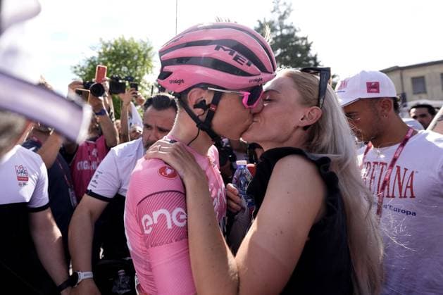 Pogacar Tadej (Team Uae Emirates) pink jersey, winner, kisses his girlfriend at the end of the stage 20 of the Giro d Italia from Alpago to Bassano del Grappa, Italy - Saturday, May 25, 2024 - Cycling  Copyright: xFabioxFerrarix xLaPressex