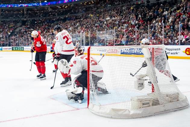 PRAGUE, CZECH REPUBLIC - MAY 25: Nino Niederreiter of Switzerland deflect a puck to scores during the 2024 IIHF Ice hockey, Eishockey World Championship, WM, Weltmeisterschaft Czechia Semifinal match between Canada and Switzerland at Prague Arena on May 25, 2024 in Prague, Czech Republic. Prague Prague Arena Czech Republic Copyright: xJustPictures.ch JarixPestelaccix jp-en-EuSpIm-JP4_JAR_Canada_Switzerland_25May_2024081