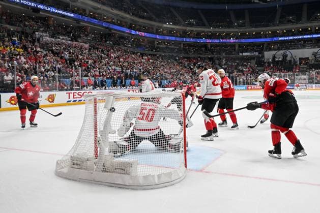 PRAGUE, CZECH REPUBLIC - MAY 25: Nino Niederreiter of Switzerland scores the second goal of the game during the 2024 IIHF Ice hockey, Eishockey World Championship, WM, Weltmeisterschaft Czechia Semifinal match between Canada and Switzerland at Prague Arena on May 25, 2024 in Prague, Czech Republic. Prague Prague Arena Czech Republic Copyright: xJustPictures.ch AndreaxBrancax jp-en-EuSpIm-AB_25052024_DSC_6333