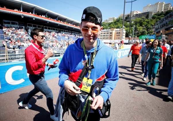 prince Albert II Grand Prix PHOTOPQR NICE MATIN Dylan Meiffret ; Monaco ; 25 05 2024 ; Le Prince Albert II de Monaco dans la pitlane avant les qualifications des Formules 1 du 81e Grand Prix de Monaco L acteur Français Raphaël Quenard est venu faire un tour dans les stands Monaco GP May 2024 Monaco France  Copyright: xPHOTOPQR NICExMATIN MAXPPPxDylanxMeiffretx 20240525NIM8784 20240525NIM8784