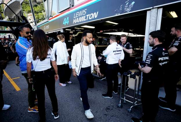 People stands grand prix PHOTOPQR NICE MATIN Dylan Meiffret ; Monaco ; 25 05 2024 ; People dans les stands avant les qualifications de Formule 1 du 81e Grand Prix de Monaco. ICi : John Legend, chanteur Monaco GP May 2024 Monaco France  Copyright: xPHOTOPQR NICExMATIN MAXPPPxDylanxMeiffretx 20240525NIM8870 20240525NIM8870