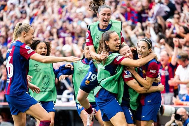 240525 Aitana Bonmati of Barcelona celebrates with team mates after 1-0 during the UEFA Women s Champions League final between Barcelona and Lyon on May 25, 2024 in Bilbao. Photo: Ludvig Thunman BILDBYRAN kod LT LT0620 fotboll football soccer fotball champions league barcelona lyon dam bbeng final champions league final final 2024 jubel Copyright: LUDVIGxTHUNMAN BB240525LT076