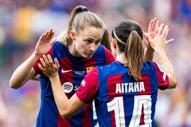 240525 Caroline Graham Hansen and Aitana Bonmati of Barcelona celebrate after 1-0 during the UEFA Women s Champions League final between Barcelona and Lyon on May 25, 2024 in Bilbao. Photo: Ludvig Thunman BILDBYRAN kod LT LT0620 fotboll football soccer fotball champions league barcelona lyon dam bbeng final champions league final final 2024 jubel Copyright: LUDVIGxTHUNMAN BB240525LT077