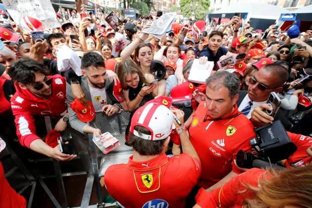 81e Grand Prix de Monaco PHOTOPQR NICE MATIN Dylan Meiffret ; Monaco ; 25 05 2024 ; Charles Leclerc et Carlos Sainz de chez Ferrari, Lewis Hamilton et George Russell de chez Mercedes, Max Verstappen et Sergio Perez de chez Red Bull sont venus a la rencontre des fans dans la Fan Zone. Monaco GP May 2024 Monaco France  Copyright: xPHOTOPQR NICExMATIN MAXPPPxDylanxMeiffretx 20240525NIM8933 20240525NIM8933