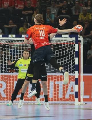EHF EuroLeague Semifinale FÜCHSE Berlin vs Rhein Neckar Löwen, at 25.05.24, in Hamburg (BARCLAYS ARENA), Germany Juri KNORR (Rhein-Neckar-Löwen 10)