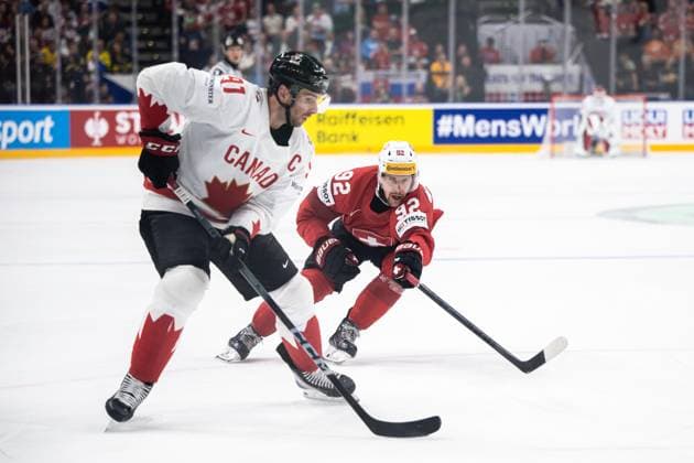 240525 John Tavares of Canada and Gaetan Haas of Switzerland during the 2024 IIHF Ice hockey, Eishockey World Championship, WM, Weltmeisterschaft semifinal game between Canada and Switzerland on May 25, 2024 in Prague. Photo: Maxim ThorÃ BILDBYRAN kod MT MT0602 ishockey ice hockey ishockey-vm canada switzerland 2024 iihf ice hockey world championship bbeng schweiz kanada semifinal Copyright: MAXIMxTHORE BB240525MT211